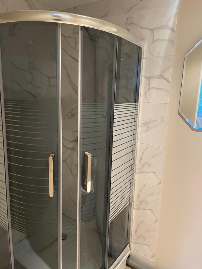 Kurbrauksim Windau Rooms Ventspils Esterno foto